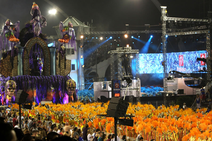 201002-carnaval-sao-paulo